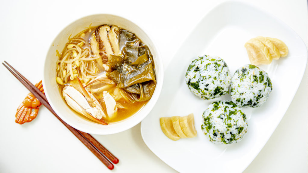 天然 無添加味噌 料理 天然 無添加味噌 料理 ワカメおにぎり ワカメスープ